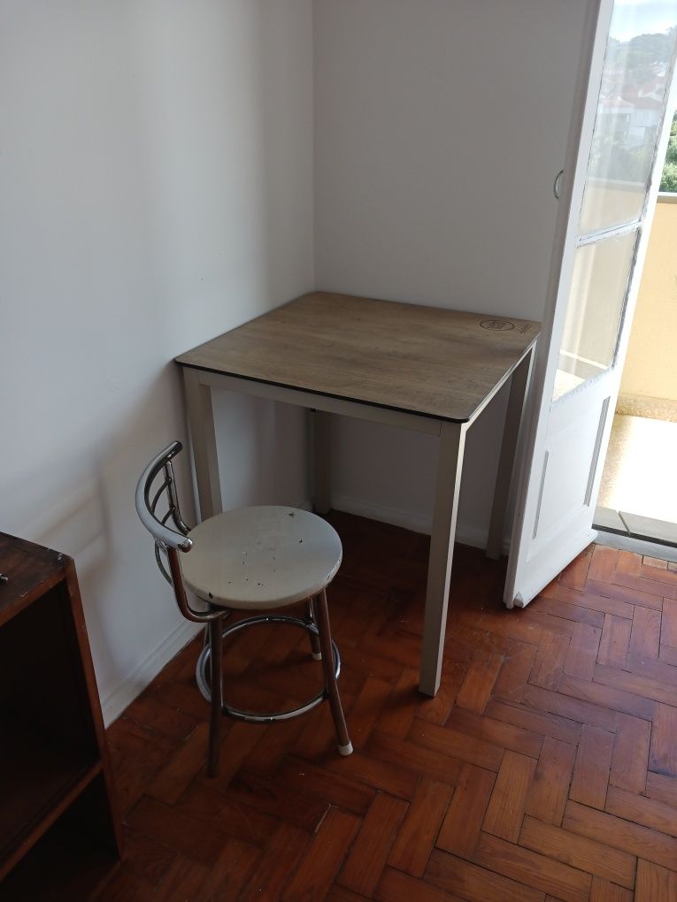 Quartos pra arrendar , Otima , Localização.