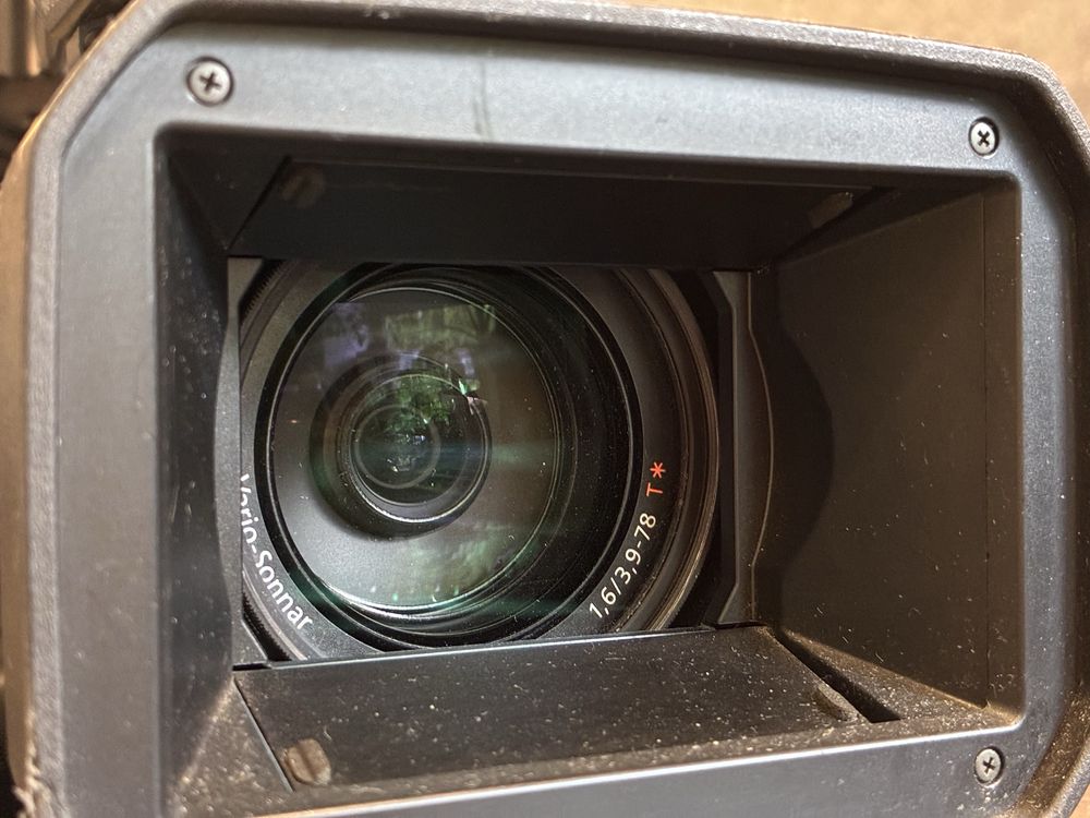 Професійна камра sony hvr v1e