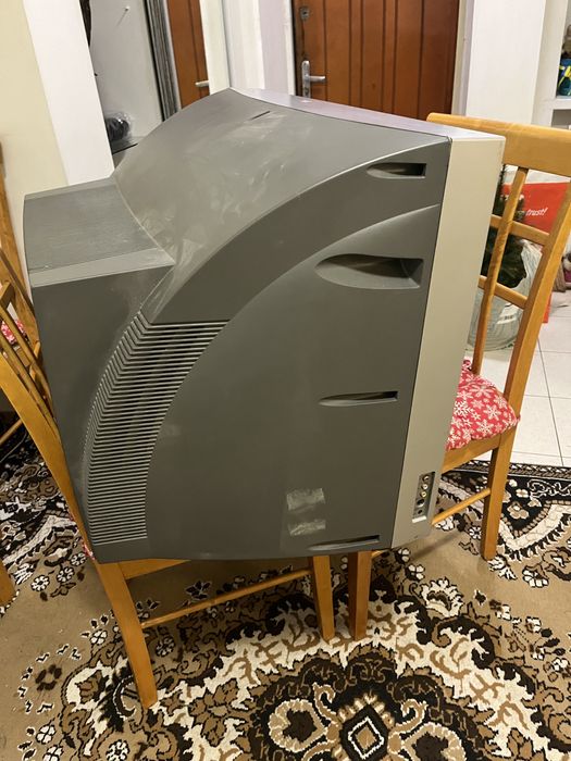 Samsung plano 68 см діагональ