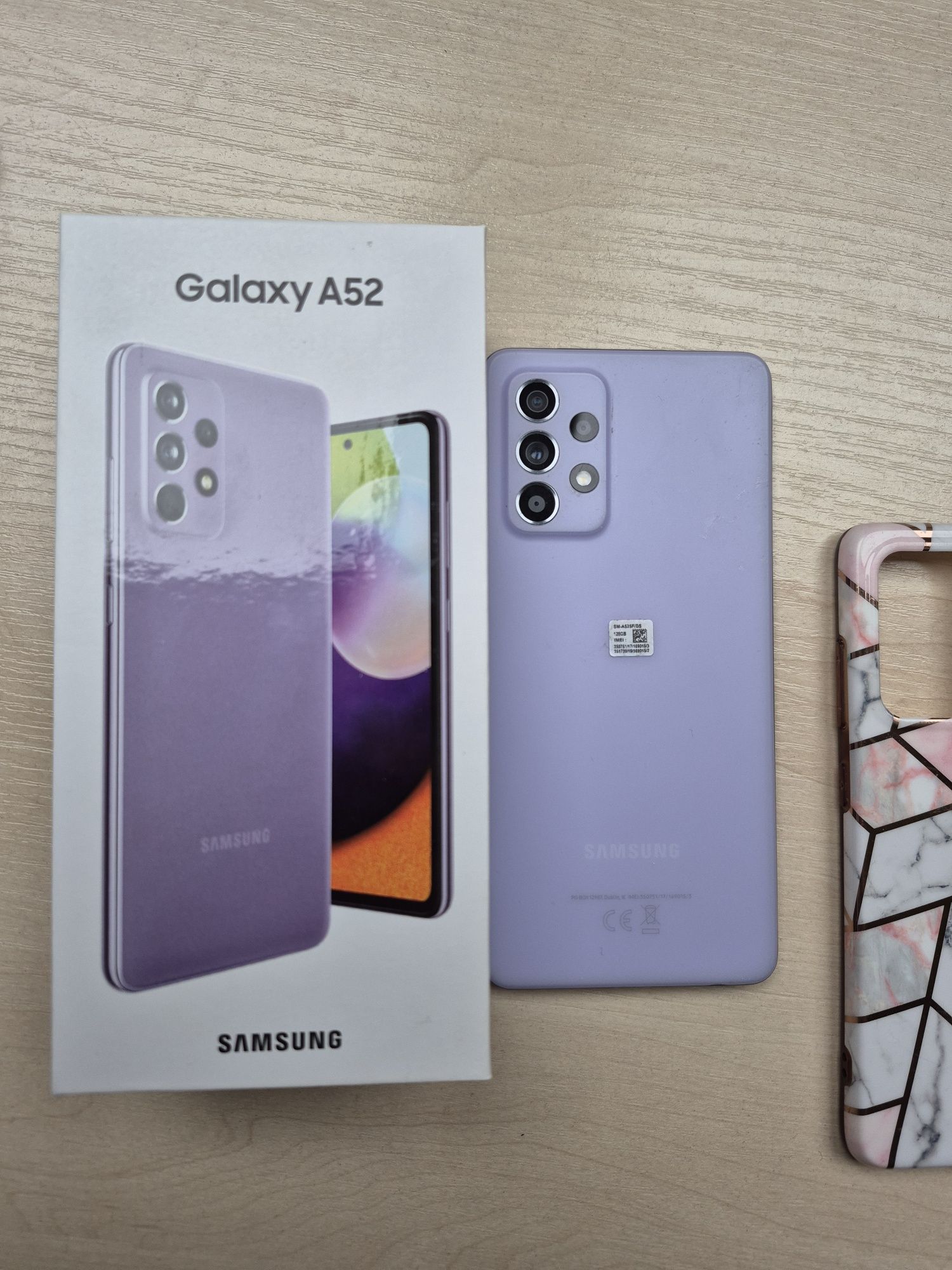 Samsung A52 fioletowy wraz z etui ochronnymi