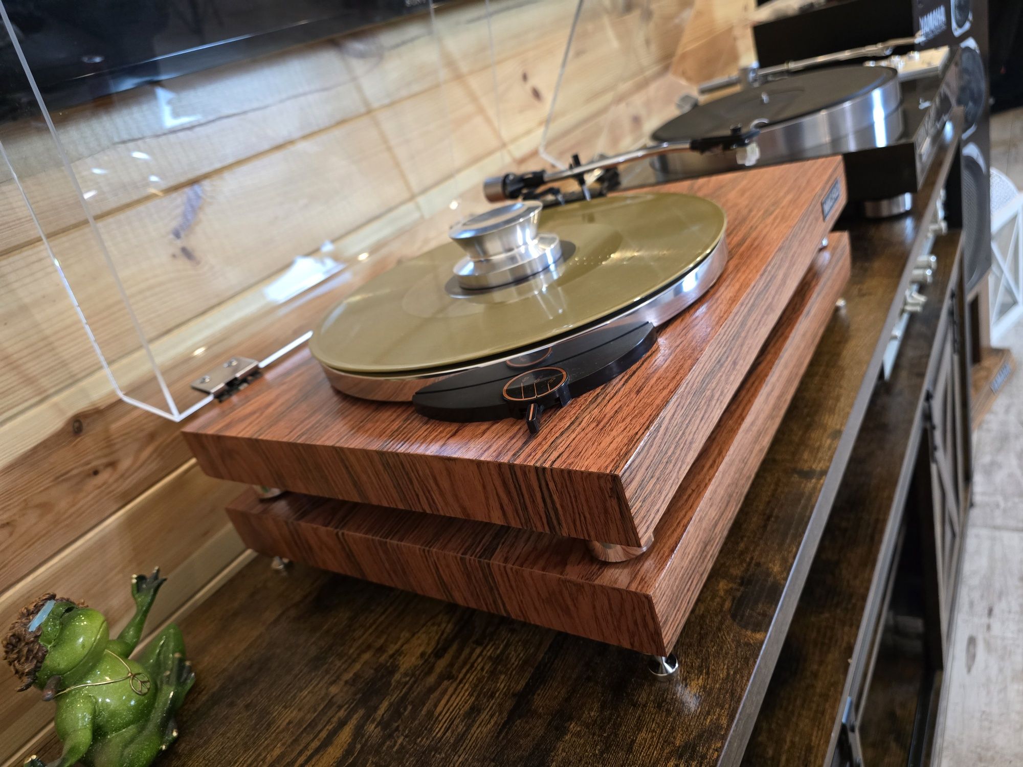 Gramofon Micro Seiki