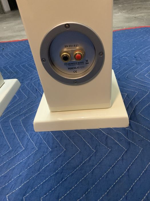 Monitor Audio RAD 270 colunas de chao