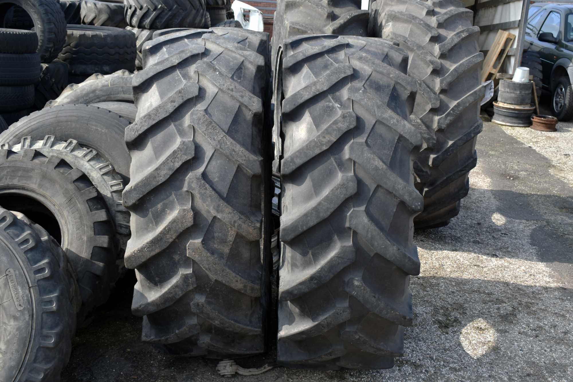 Opona opony PIRELLI TM700 520/70R34 rolnicza do maszyn rolniczych