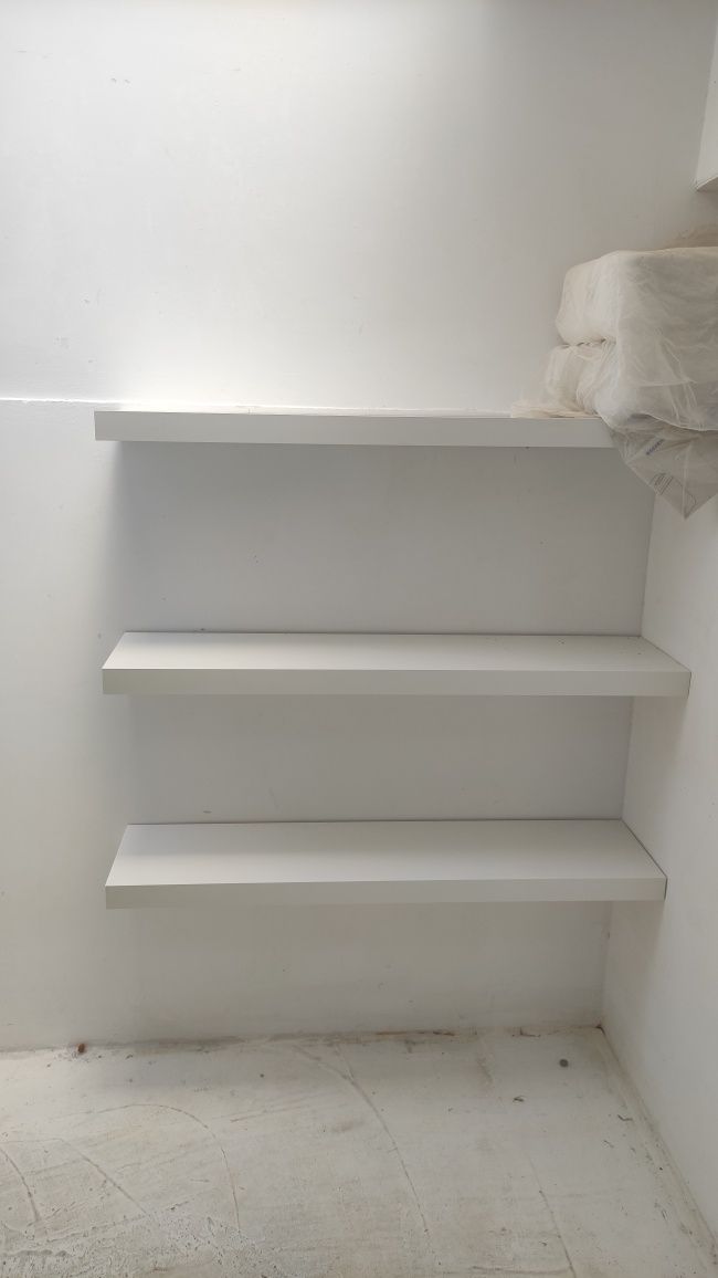 Prateleira Lack brancas do ikea