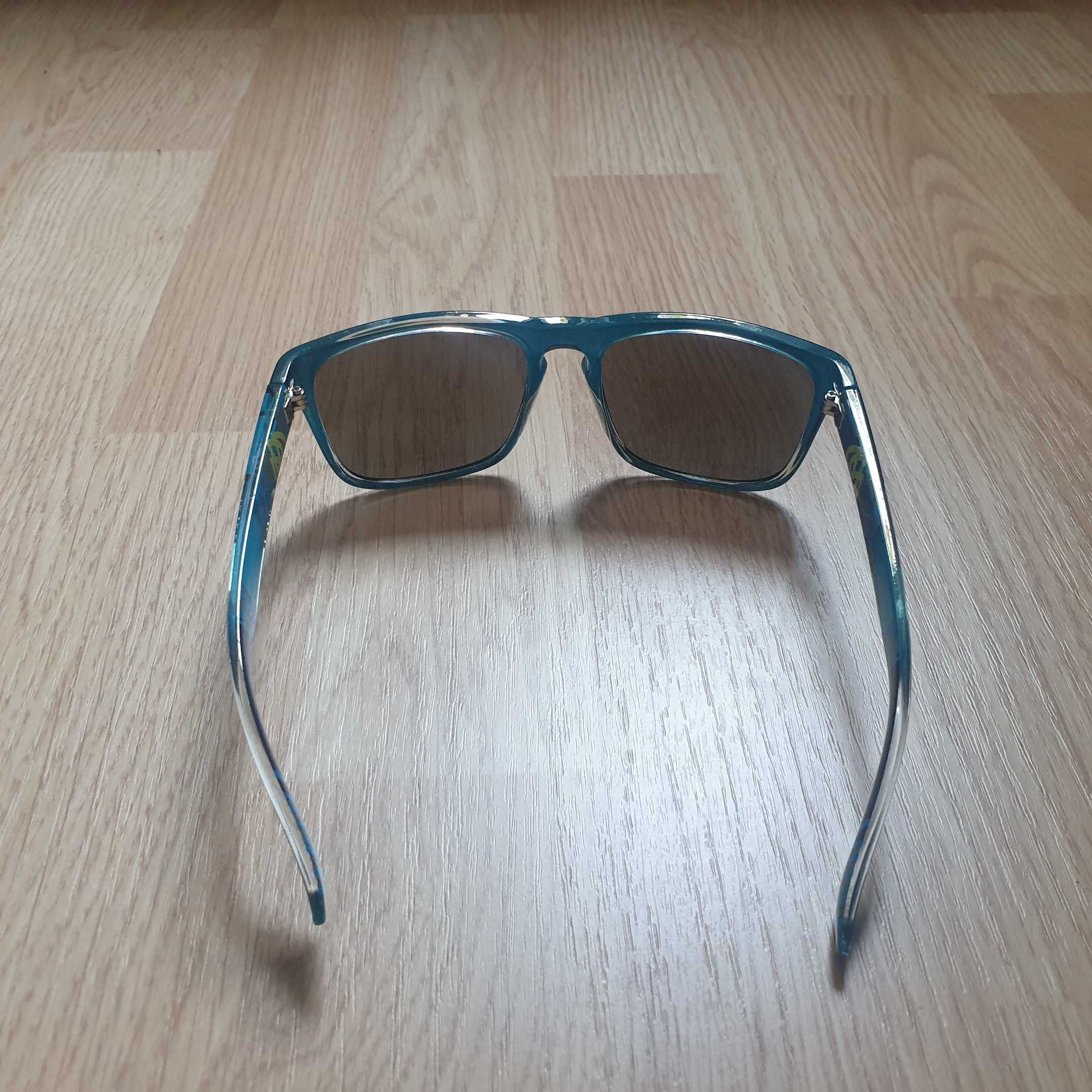 Quiksilver okulary przeciwsłoneczne kolorowa oprawka