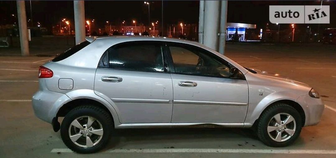 Капот,фара на Шевроле Лачетти хетчбек Chevrolet Lacetti 1.6