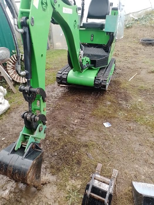 Продам мініескаватор  мд4 +