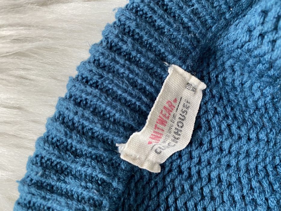 Sweter damski niebieski z warkoczem