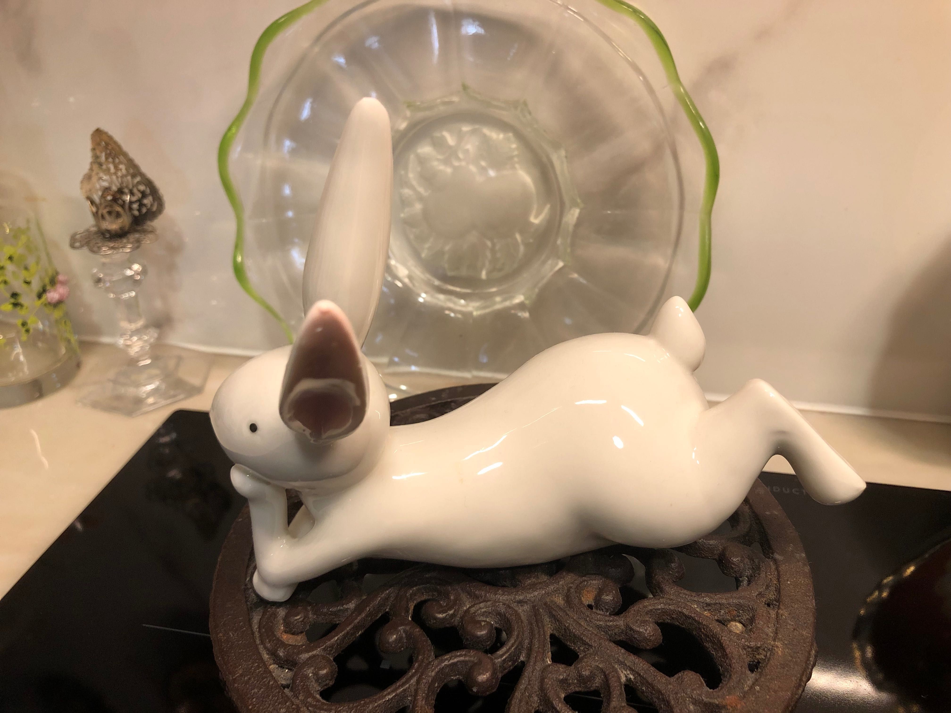 Coelho em porcelana