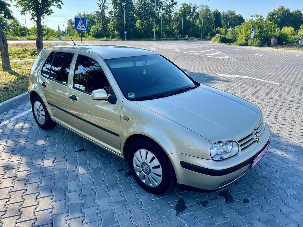 Гольф4 1.6 МРІ.2002р..