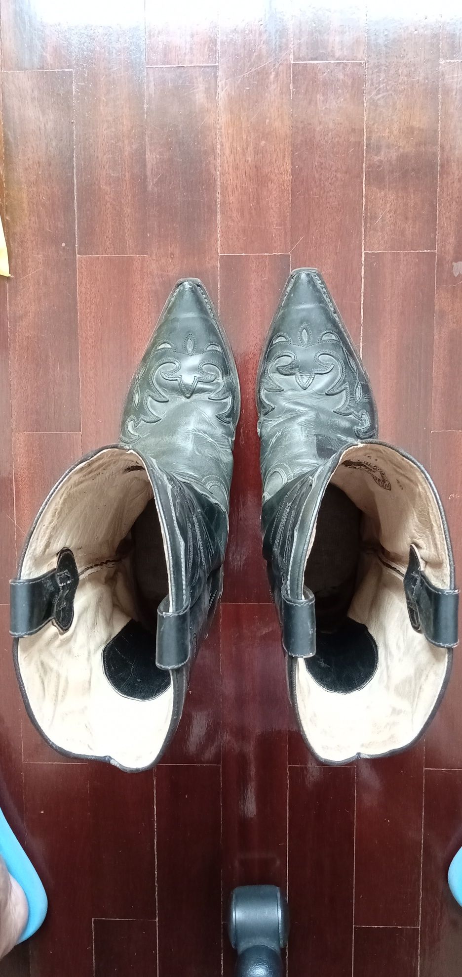 Botas cowboy Cherokee N 40 pretas e cinzentas