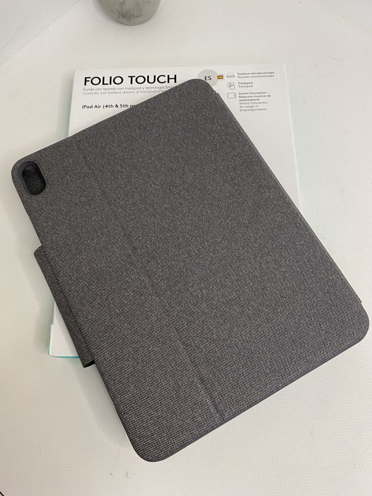 Обкладинка-клавіатура Logitech Folio Touch iPad Air 10.9'' 4th 5th Gen