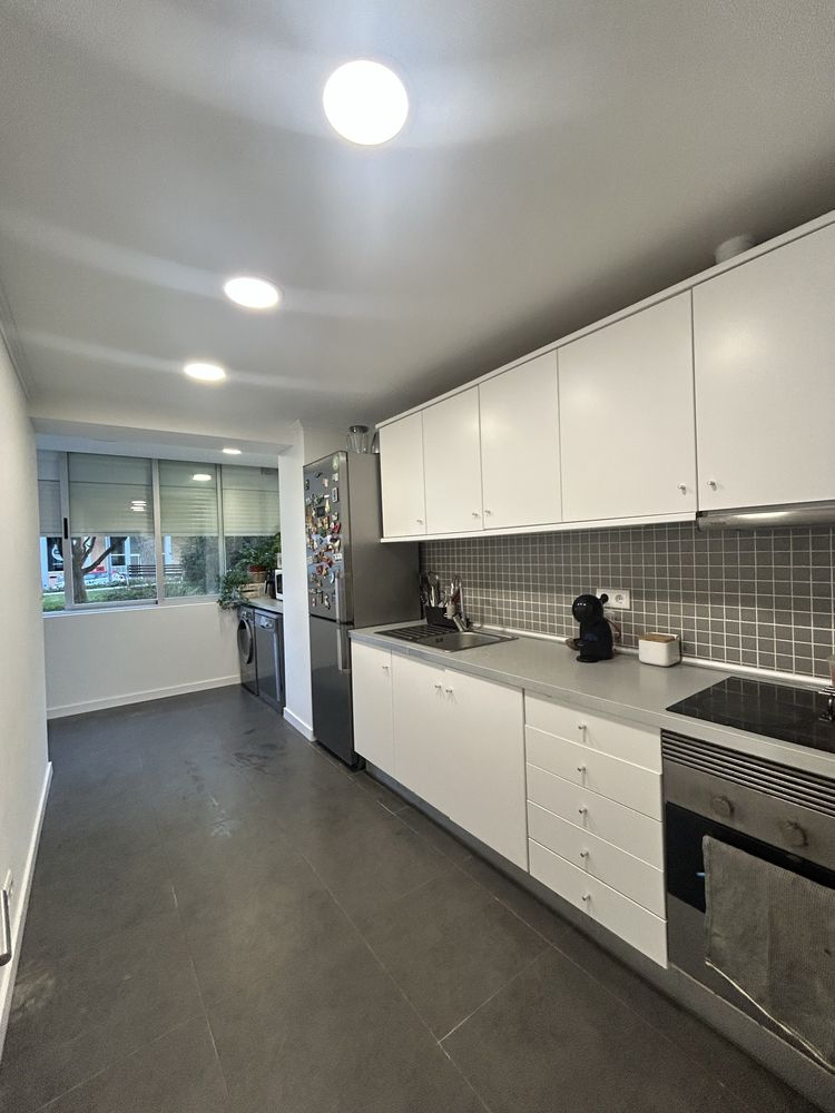 Apartamento T2  Oeiras  perto de praias A5 e marginal.