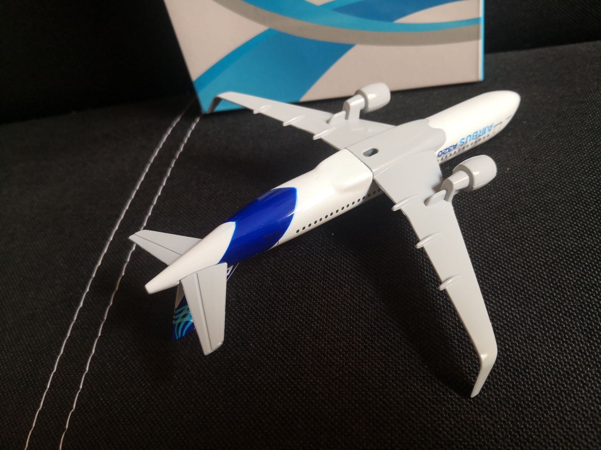 Samolot model samolotu metalowy ok 16 cm Airbus A320 neo