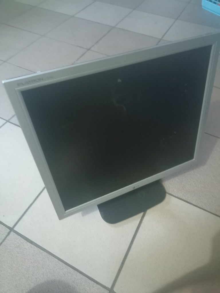 Monitor lg vga używany