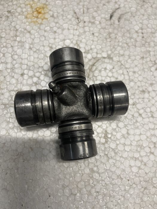 Крестовина кардана