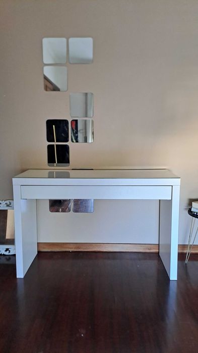 Mesa de quarto MALM Ikea