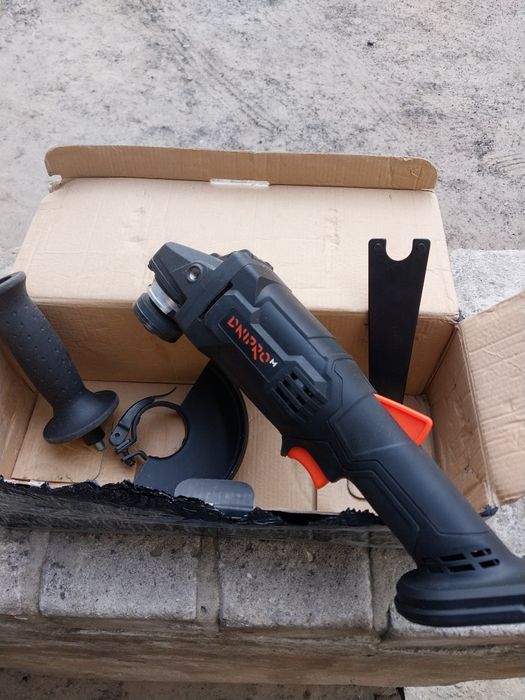 Болгарка акумуляторна Dnipro-M DGA 201.