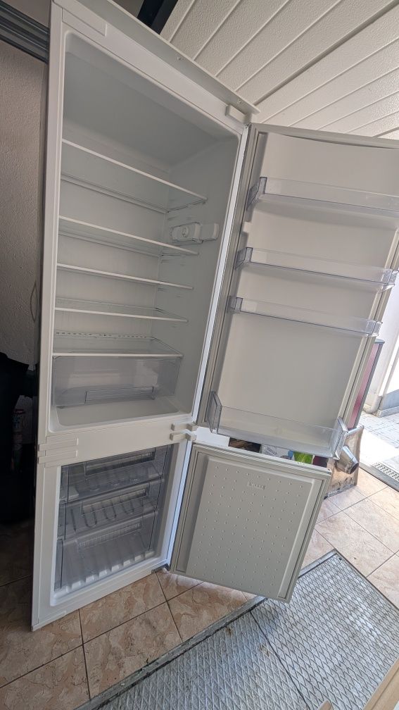 Frigorífico combinado de encastre
