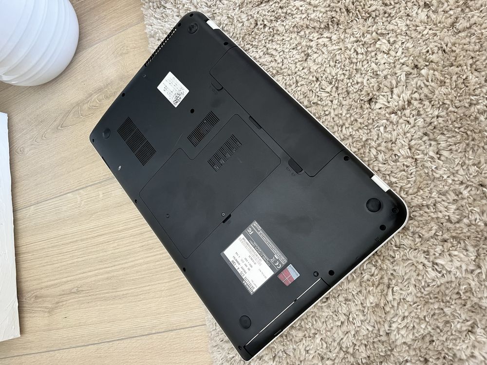 Toshiba Satellite C75 branco