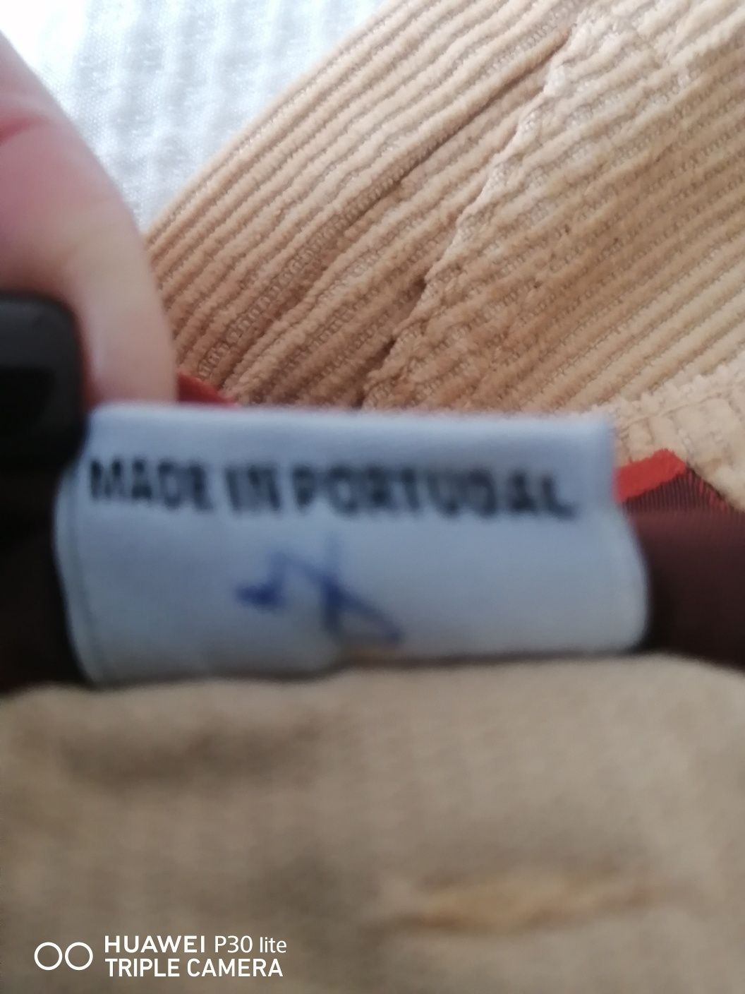 Calças veludo, cor grão, novas