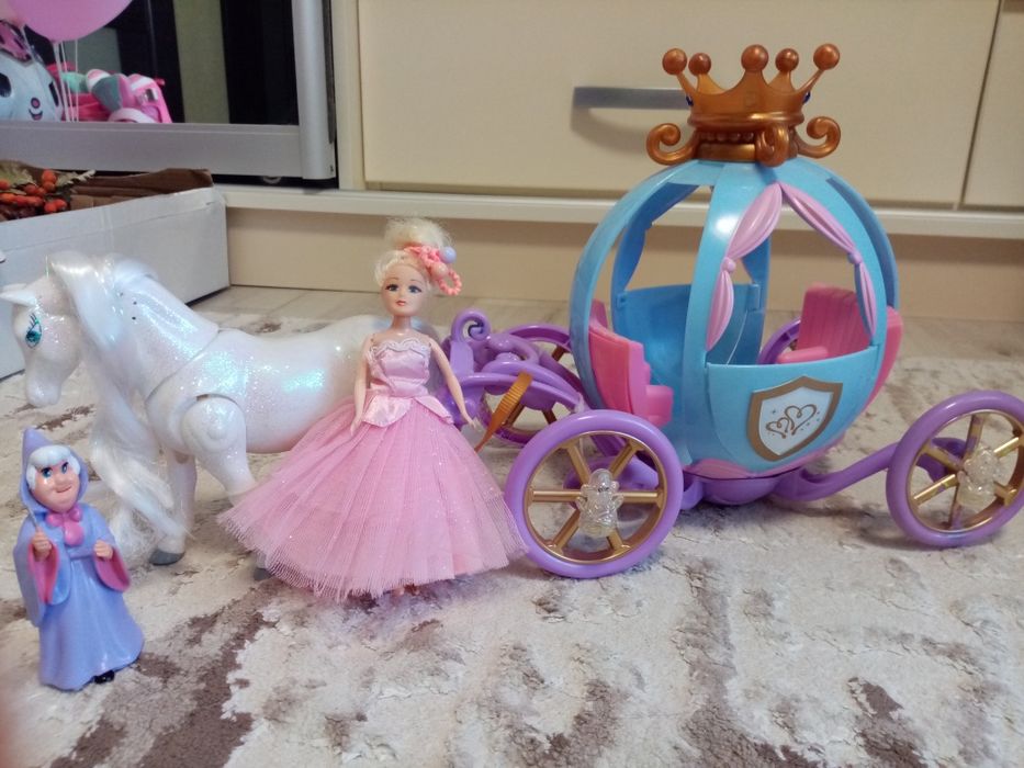 Карета для  золушки. Кукла Модница