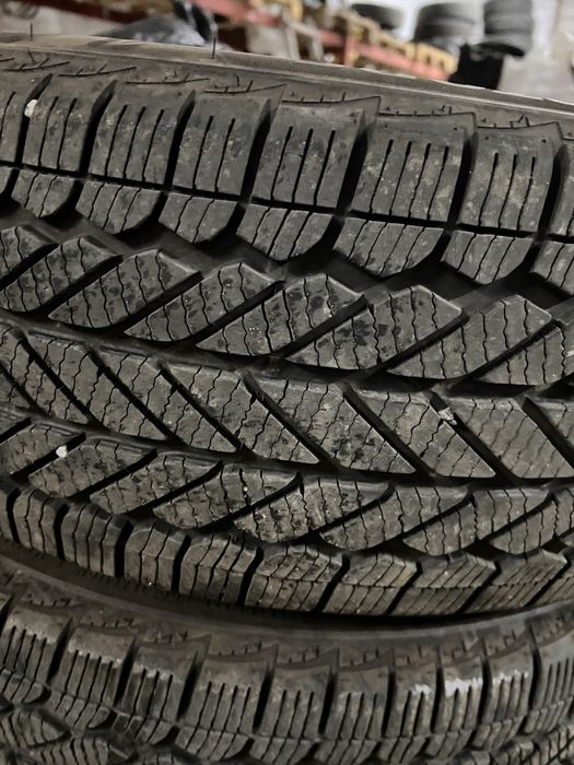 Продам шини 235/60r18