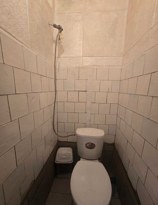 Продаж 4-х кімнат в комунальній квартирі на Вокзальній