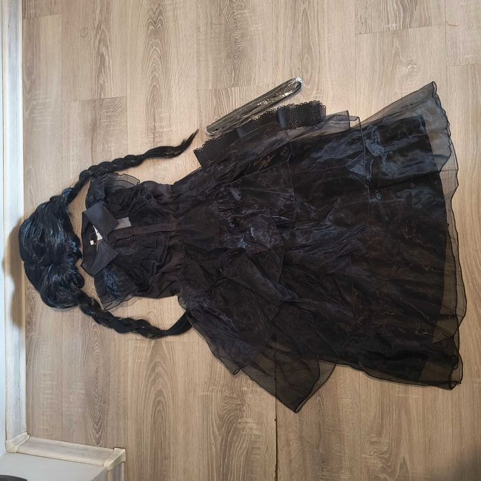 Kostium w stylu „Wednesday” + peruka