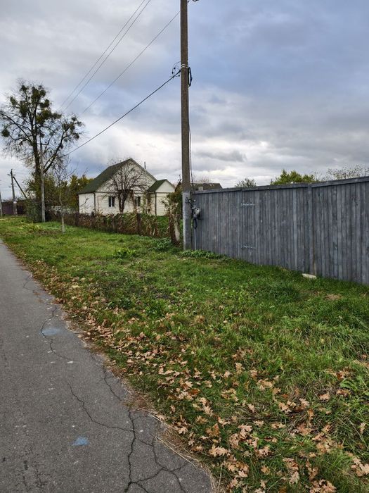 Ділянка 10 соток з комунікаціями