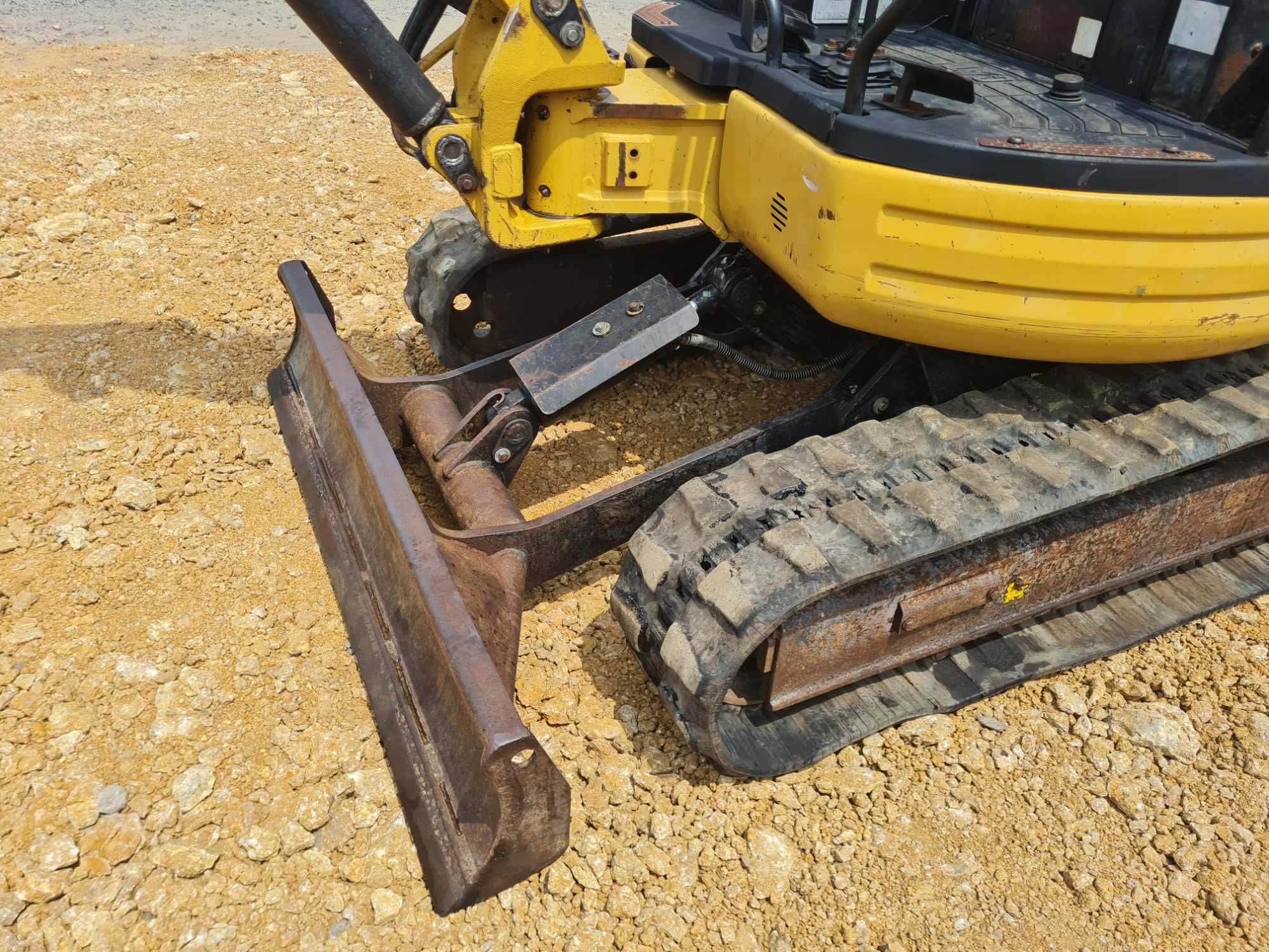 Міні-екскаватор CATERPILLAR 303