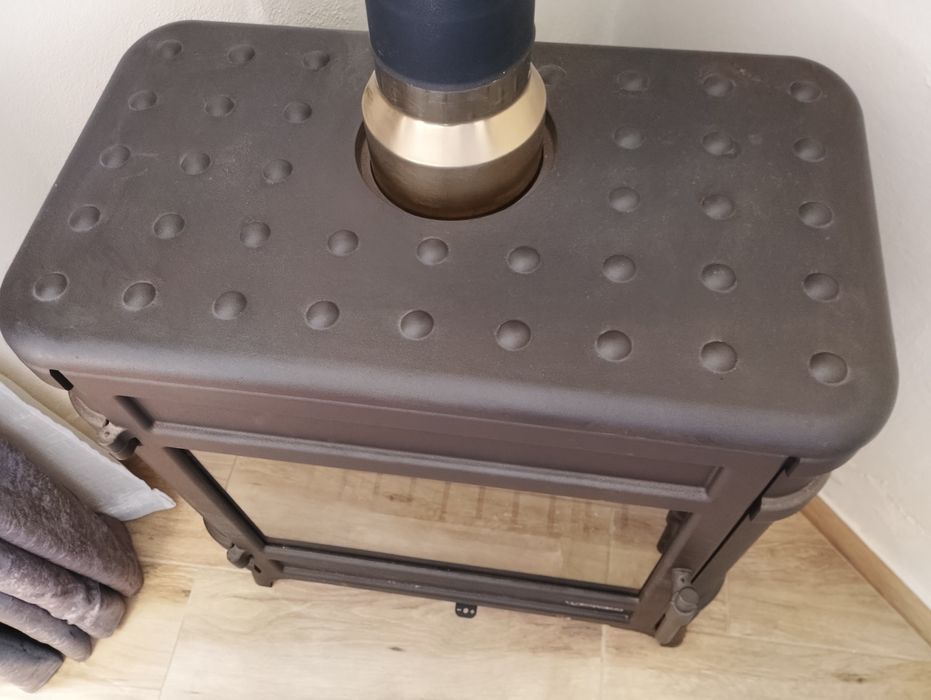 Invicta Siam 12kw salamandra a lenha/log burner €350
Good co