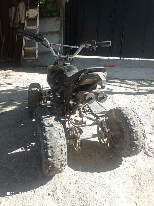 Детский квадроцикл. Продам детский квадроцикл от 6 до 12 лет. Бензин