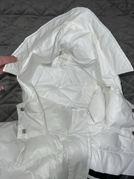 Курточка нова S-L