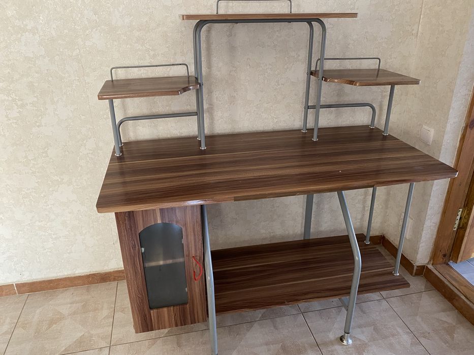 Компютерний стіл