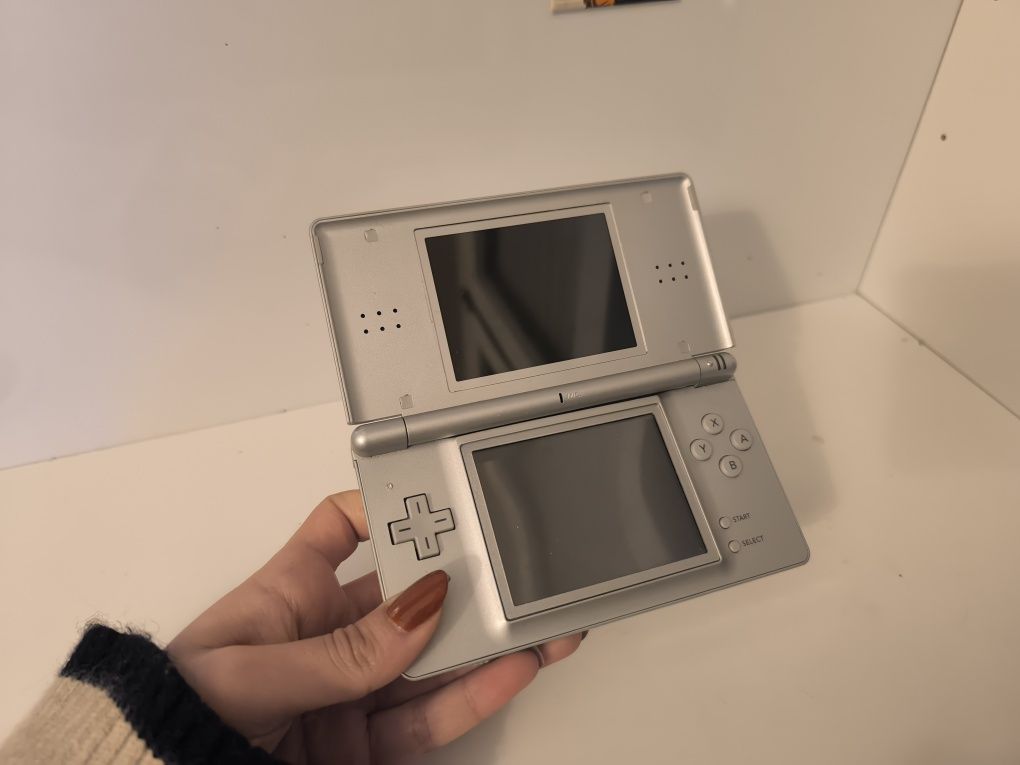 Nintendo DS Light