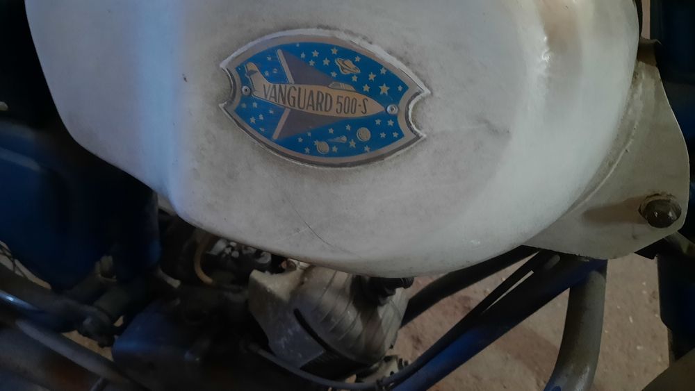 Mota Vanguard, com documentos