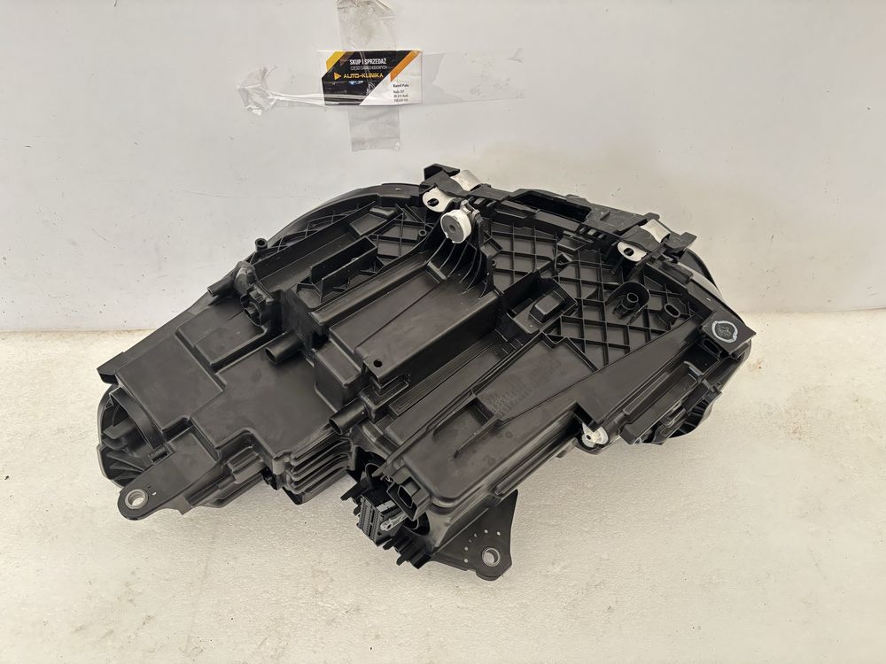 BMW X2 U10 lampa prawy przód prawa przednia FULL LED
