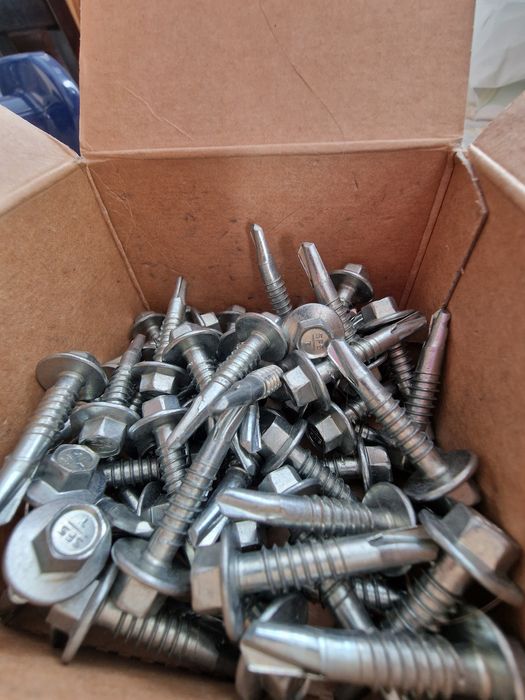 Parafusos autoperfurantes
