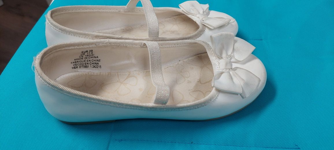 Buty dziewczece lakierki+ gratis białe balerinki h&m rozmiar 29