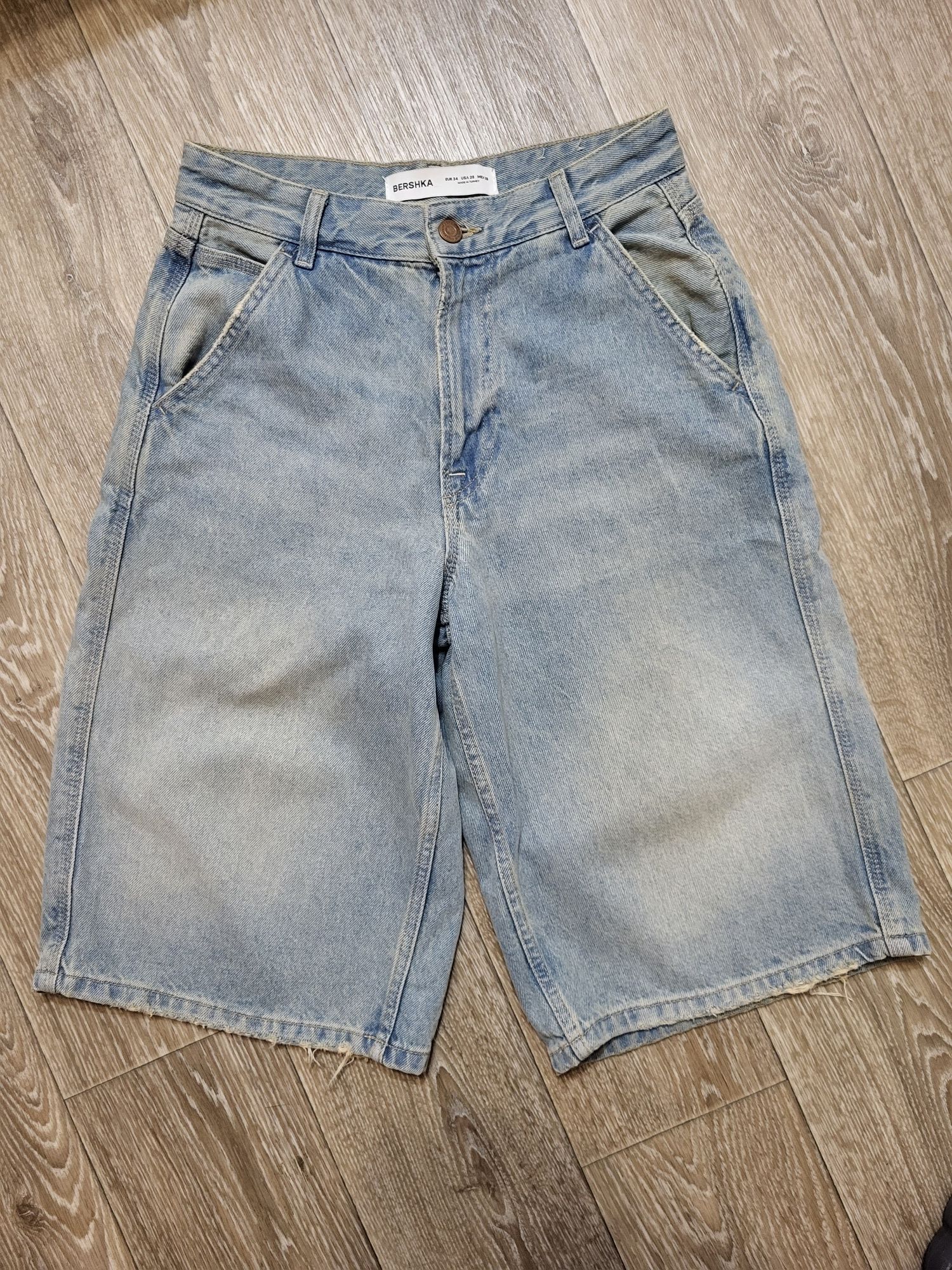 Бриджі фірми Bershka