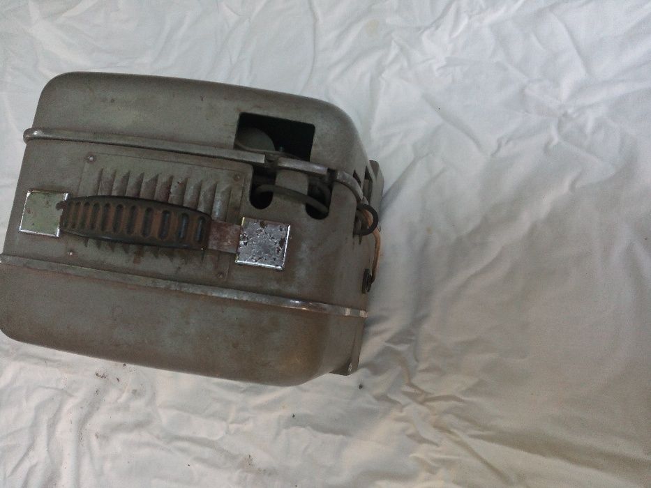 Кинопроэктор узкоплёночный ЛУЧ-2 ссср.