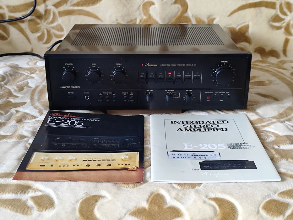 Piekny i zadbany wzmacniacz ACCUPHASE E-205 czarny złoty sprawny 100%