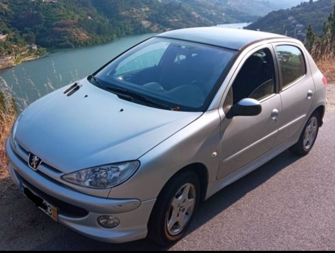 Peugeot 206 blacksilver 140 mil