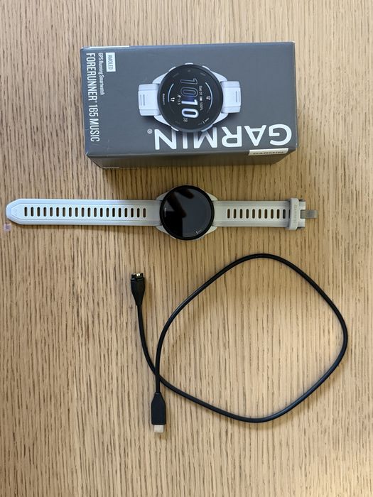 Smartwatch Garmin Forerunner 165 Music Szary Mist grey / Whitestone