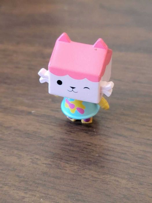 SML Gabby cat pink kitty cat box head toy figura