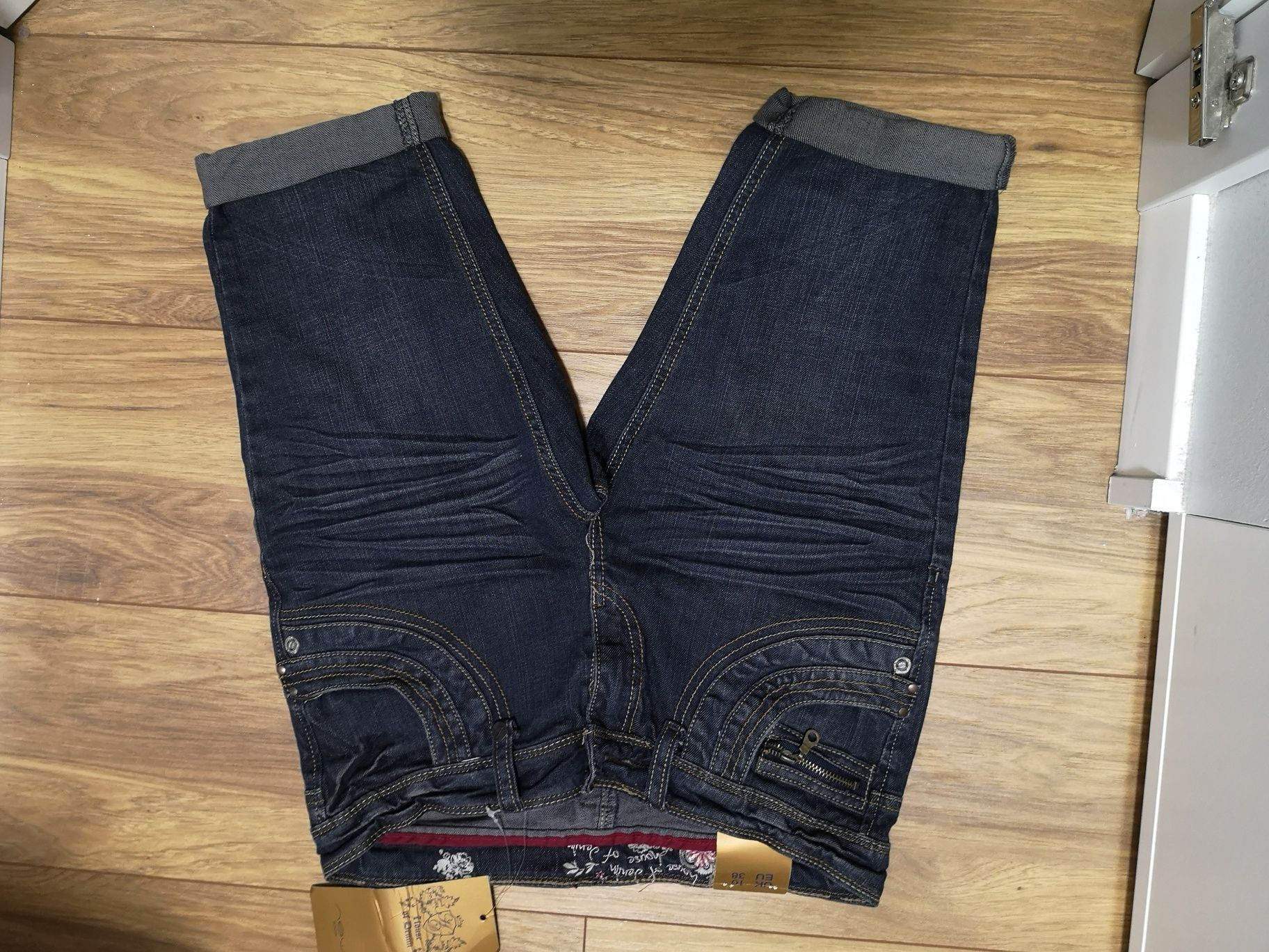 Spodenki jeansowe Nowe 38