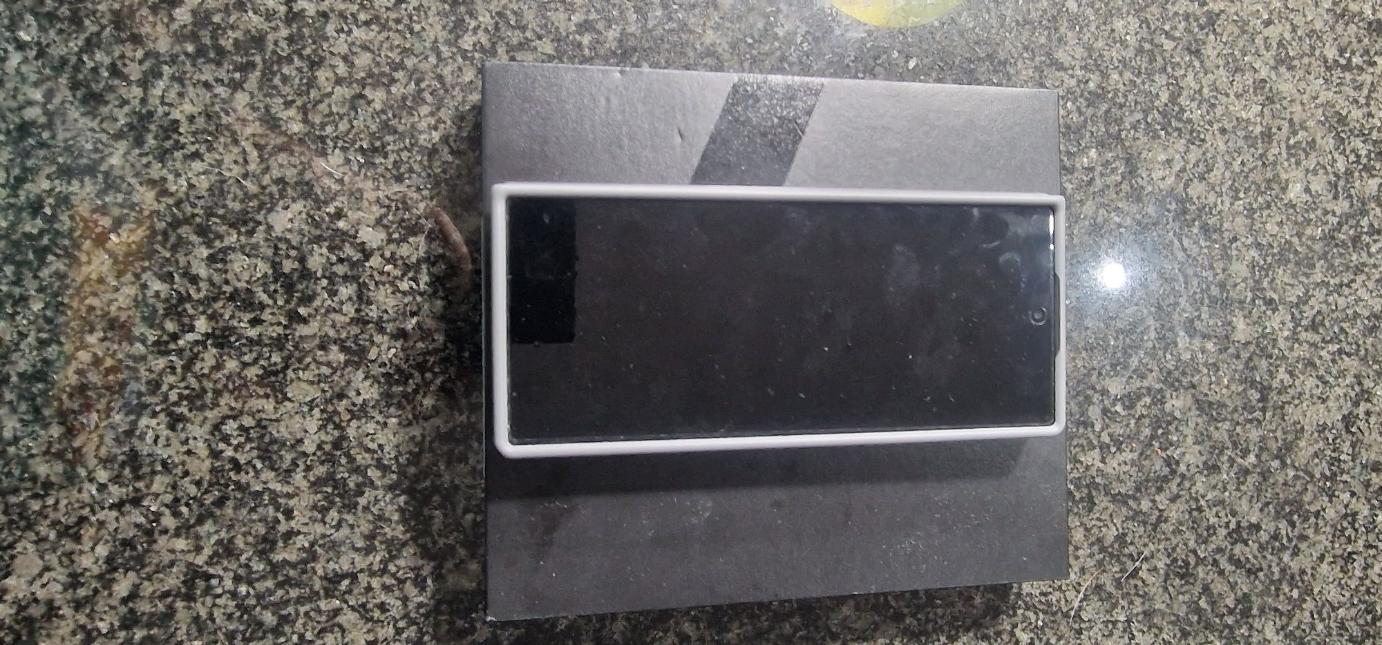 Samsung Z Fold 6 ainda com 2 anos garantia