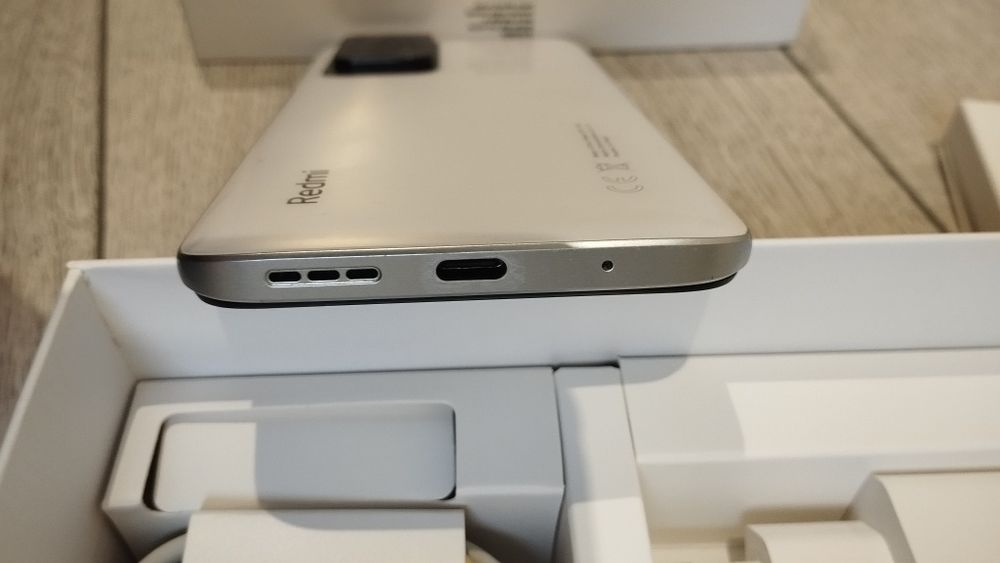 Отличное состояние Xiaomi Redmi 10 NFC 4/64GB