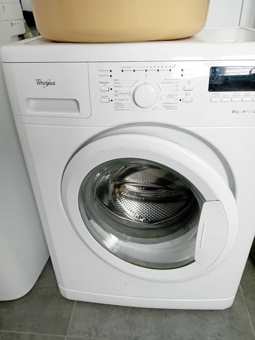 Pralka whirpool działająca